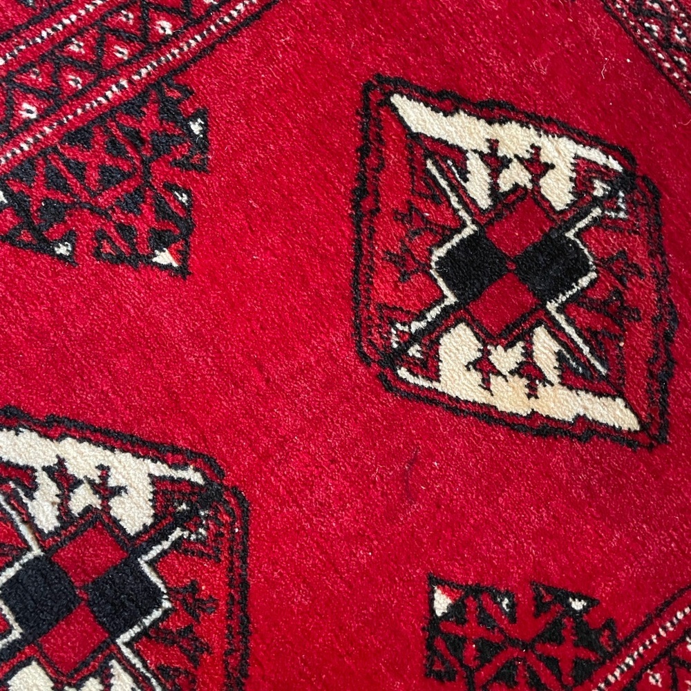 Persian Rug Luxurious - Picture 3 of 4